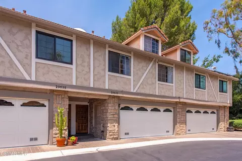 29633 Strawberry Hill Dr, Agoura Hills, CA 91301