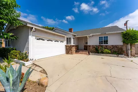 20709 Schoolcraft St, Winnetka, CA 91306