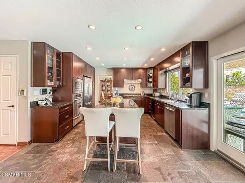 Kitchen - 3029 Bianca Cir, Simi Valley, CA 93063 photo 4 of 10