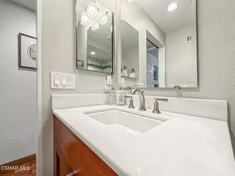 Bath - 3029 Bianca Cir, Simi Valley, CA 93063 photo 3 of 10