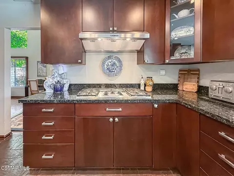 Kitchen - 3029 Bianca Cir, Simi Valley, CA 93063 photo 7 of 10