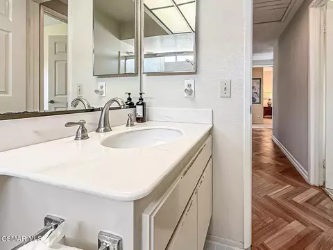 Bath - 3029 Bianca Cir, Simi Valley, CA 93063 photo 10 of 10