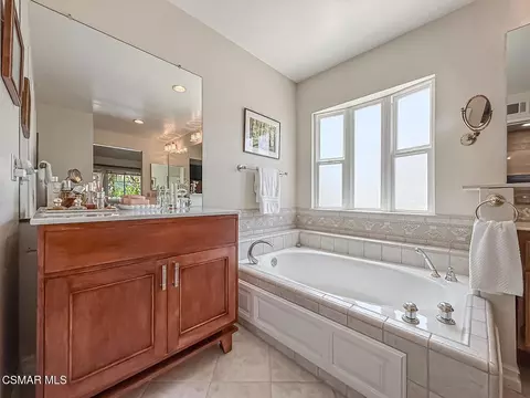 Bath - 3029 Bianca Cir, Simi Valley, CA 93063 photo 6 of 10