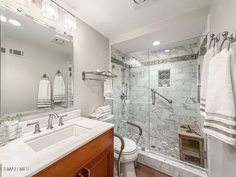 Bath - 3029 Bianca Cir, Simi Valley, CA 93063 photo 2 of 10