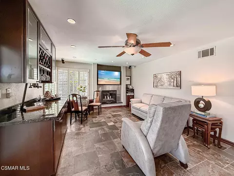 Living - 3029 Bianca Cir, Simi Valley, CA 93063 photo 5 of 7