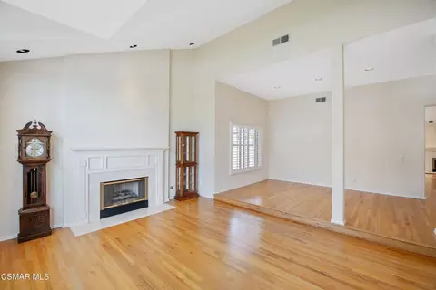 Living - 5490 Wembly Ave, Oak Park, CA 91377 photo 2 of 5