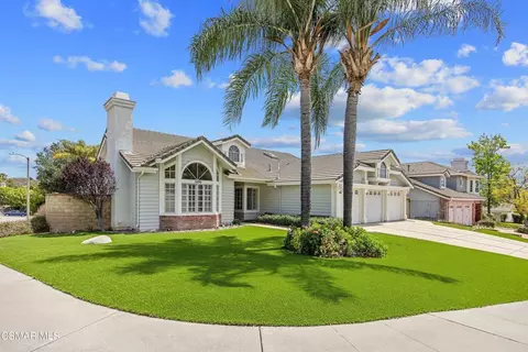 Exterior - 5490 Wembly Ave, Oak Park, CA 91377 photo 2 of 9