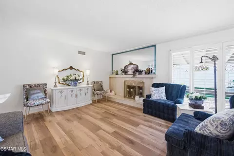 Living - 2265 Shreve Ave, Simi Valley, CA 93063 photo 2 of 4