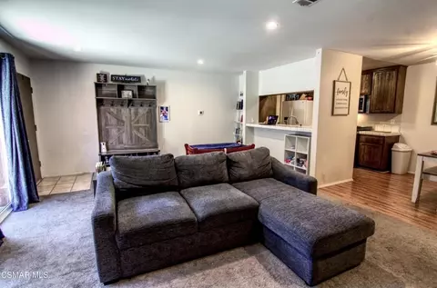 992 Vallejo Ave, Simi Valley, CA 93065 photo 2