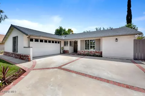 27987 Urbandale Ave, Saugus, CA 91350