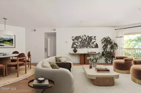 697 Sutton Crest Trl #TL210, Oak Park, CA 91377