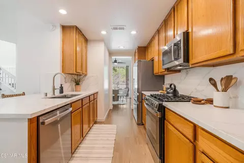 Kitchen - 530 Sonata Way #C, Simi Valley, CA 93065 photo 2 of 4
