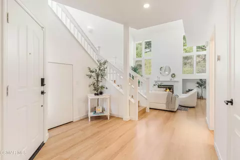 Entry Way - 530 Sonata Way #C, Simi Valley, CA 93065 photo 3 of 6