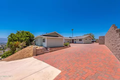 Exterior - 315 N Loop Dr, Camarillo, CA 93010 photo 7 of 8