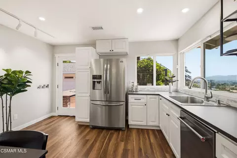 Kitchen - 315 N Loop Dr, Camarillo, CA 93010 photo 4 of 6