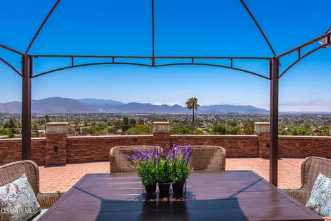 315 N Loop Dr, Camarillo, CA 93010