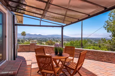 Exterior - 315 N Loop Dr, Camarillo, CA 93010 photo 5 of 8