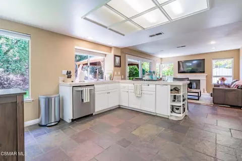Kitchen - 776 Holbertson Ct, Simi Valley, CA 93065 photo 2 of 8