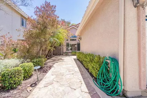 Exterior - 776 Holbertson Ct, Simi Valley, CA 93065 photo 2 of 10