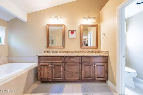 Bath - 776 Holbertson Ct, Simi Valley, CA 93065 photo 4 of 10