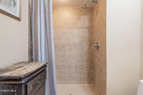 Bath - 776 Holbertson Ct, Simi Valley, CA 93065 photo 2 of 10