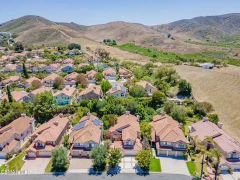 View/Area - 776 Holbertson Ct, Simi Valley, CA 93065 photo 4 of 5