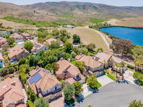 View/Area - 776 Holbertson Ct, Simi Valley, CA 93065 photo 2 of 5