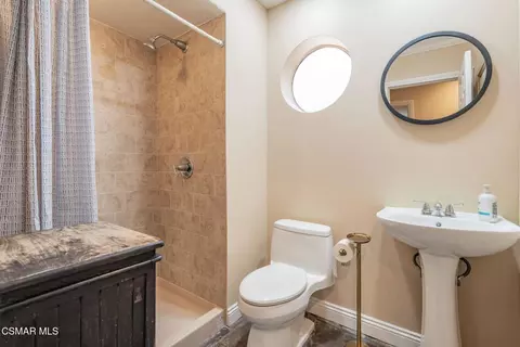 Bath - 776 Holbertson Ct, Simi Valley, CA 93065 photo 1 of 10