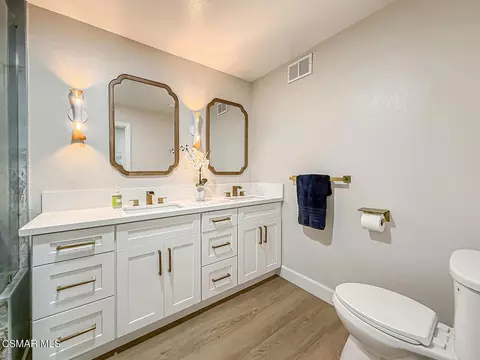 Bath - 2014 Peninsula Rd, Oxnard, CA 93035 photo 8 of 11