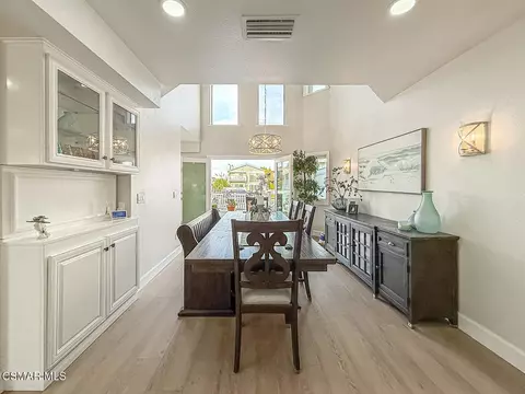Dining - 2014 Peninsula Rd, Oxnard, CA 93035 photo 4 of 5