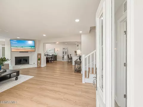 Entry Way - 2014 Peninsula Rd, Oxnard, CA 93035 photo 1 of 7