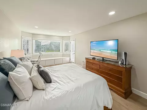 Bedroom - 2014 Peninsula Rd, Oxnard, CA 93035 photo 7 of 11