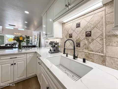 Kitchen - 2014 Peninsula Rd, Oxnard, CA 93035 photo 2 of 6