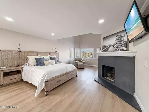 Bedroom - 2014 Peninsula Rd, Oxnard, CA 93035 photo 1 of 11