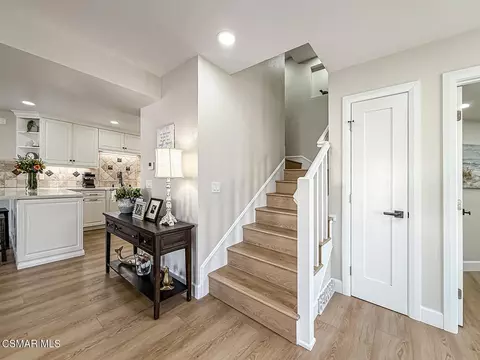 Entry Way - 2014 Peninsula Rd, Oxnard, CA 93035 photo 3 of 7