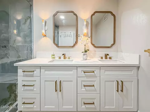 Bath - 2014 Peninsula Rd, Oxnard, CA 93035 photo 9 of 11