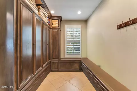 Entry Way - 3936 Eagle Flight Dr, Simi Valley, CA 93065 photo 3 of 4