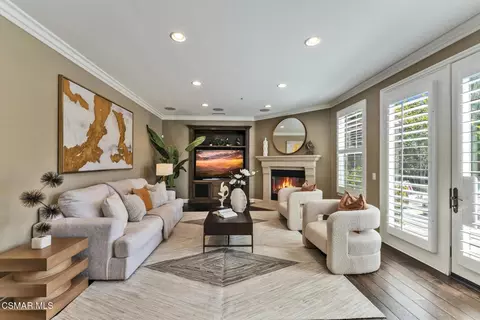 Living - 3936 Eagle Flight Dr, Simi Valley, CA 93065 photo 3 of 3