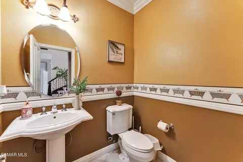 Bath - 3936 Eagle Flight Dr, Simi Valley, CA 93065 photo 2 of 4
