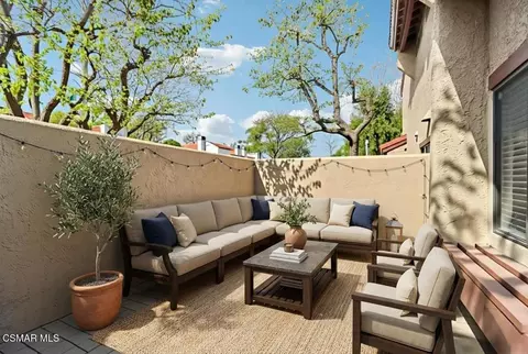 Exterior - 2476 Chandler Ave #4, Simi Valley, CA 93065 photo 2 of 3