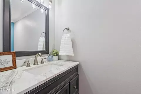 Bath - 2476 Chandler Ave #4, Simi Valley, CA 93065 photo 1 of 3