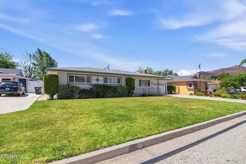 318 Carla Dr, Simi Valley, CA 93065