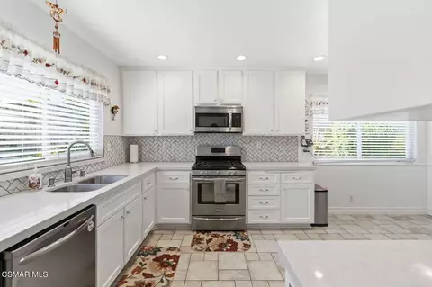 497 Mark Dr, Simi Valley, CA 93065 photo 4