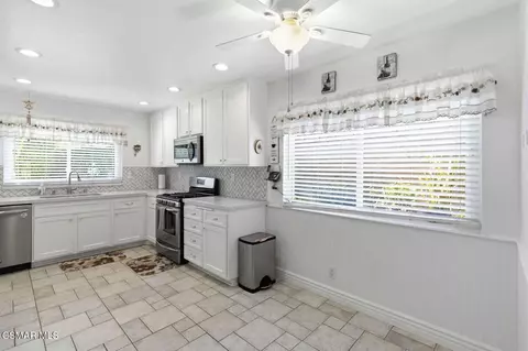 497 Mark Dr, Simi Valley, CA 93065 photo 5