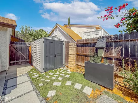 Exterior - 2041 Covington Ave, Simi Valley, CA 93065 photo 10 of 13