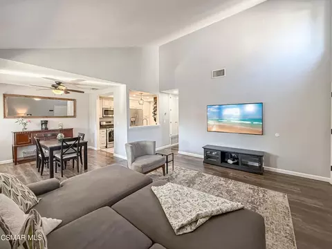 Living - 2041 Covington Ave, Simi Valley, CA 93065 photo 2 of 3