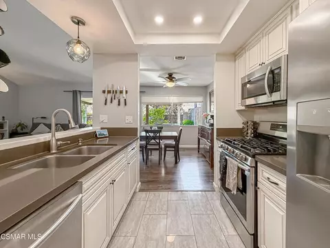 Kitchen - 2041 Covington Ave, Simi Valley, CA 93065 photo 4 of 4