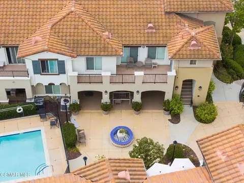 477 Country Club Dr #218, Simi Valley, CA 93065