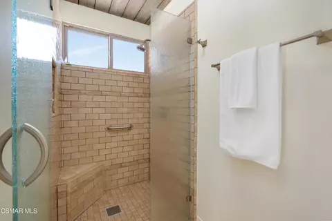 Bath - 1509 Campbell Ave, Thousand Oaks, CA 91360 photo 2 of 4
