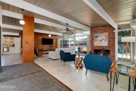 Living - 1509 Campbell Ave, Thousand Oaks, CA 91360 photo 4 of 6